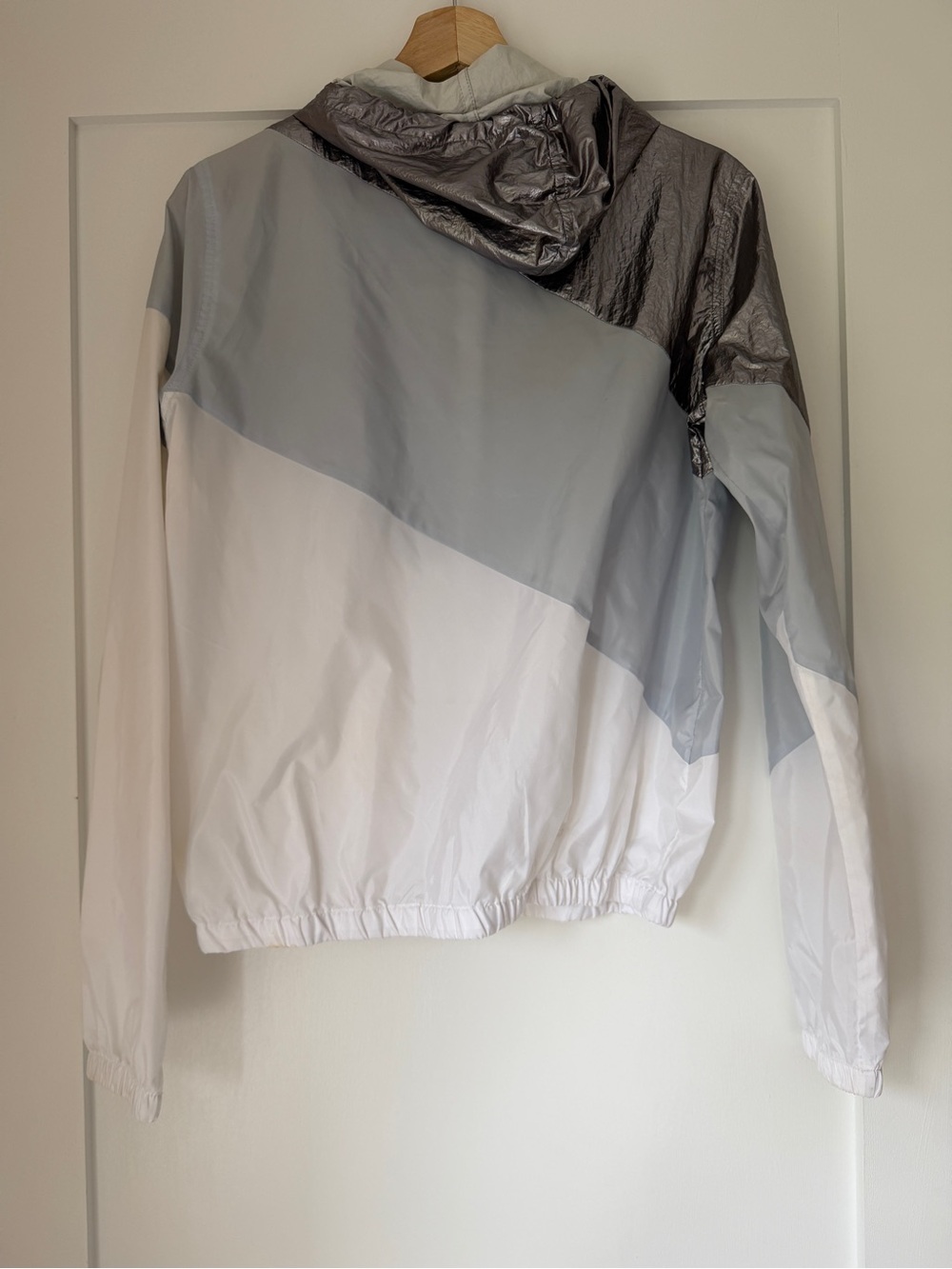Betsey Johnson White, Light Gray & Metallic Silver Colorblock Windbreaker Jacket - Picture 3 of 4